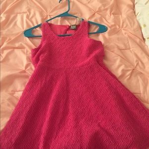 Very pretty pink dress!!
